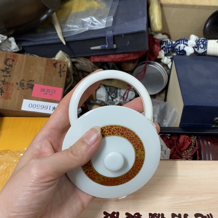 瓷片哈中古工艺品一件