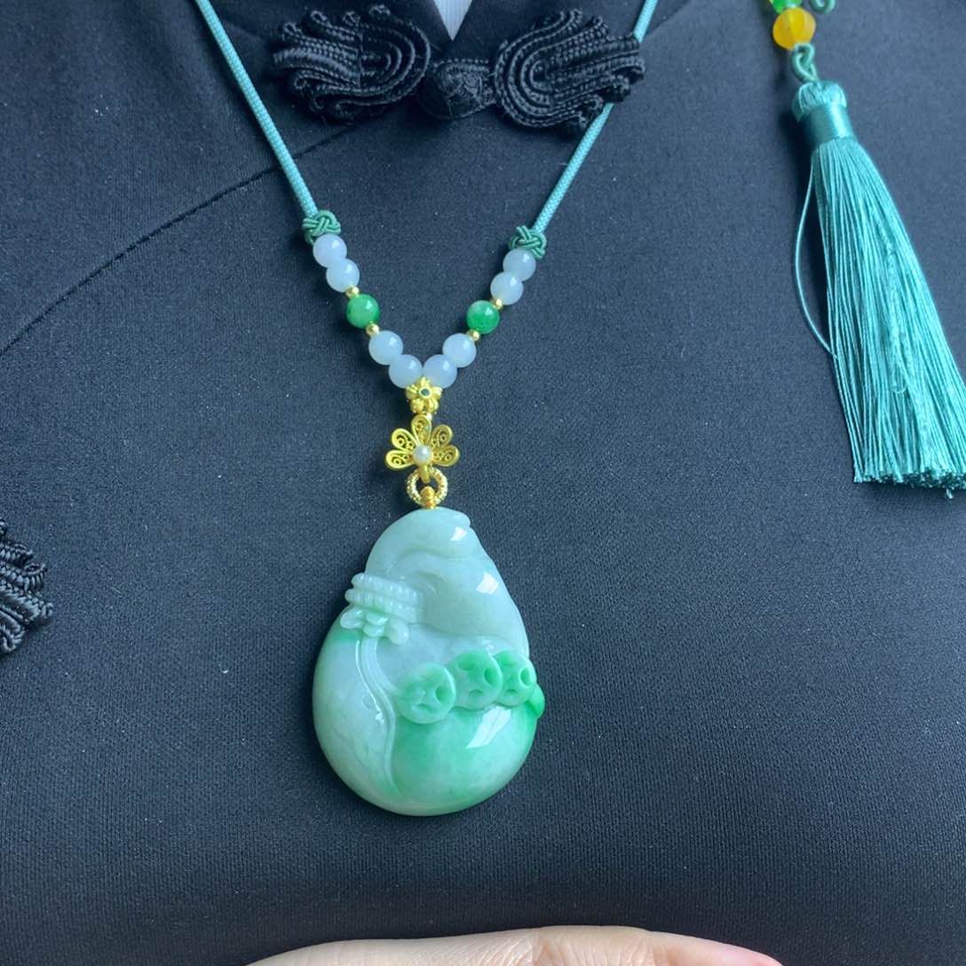 翡翠颈饰未镶嵌翡翠