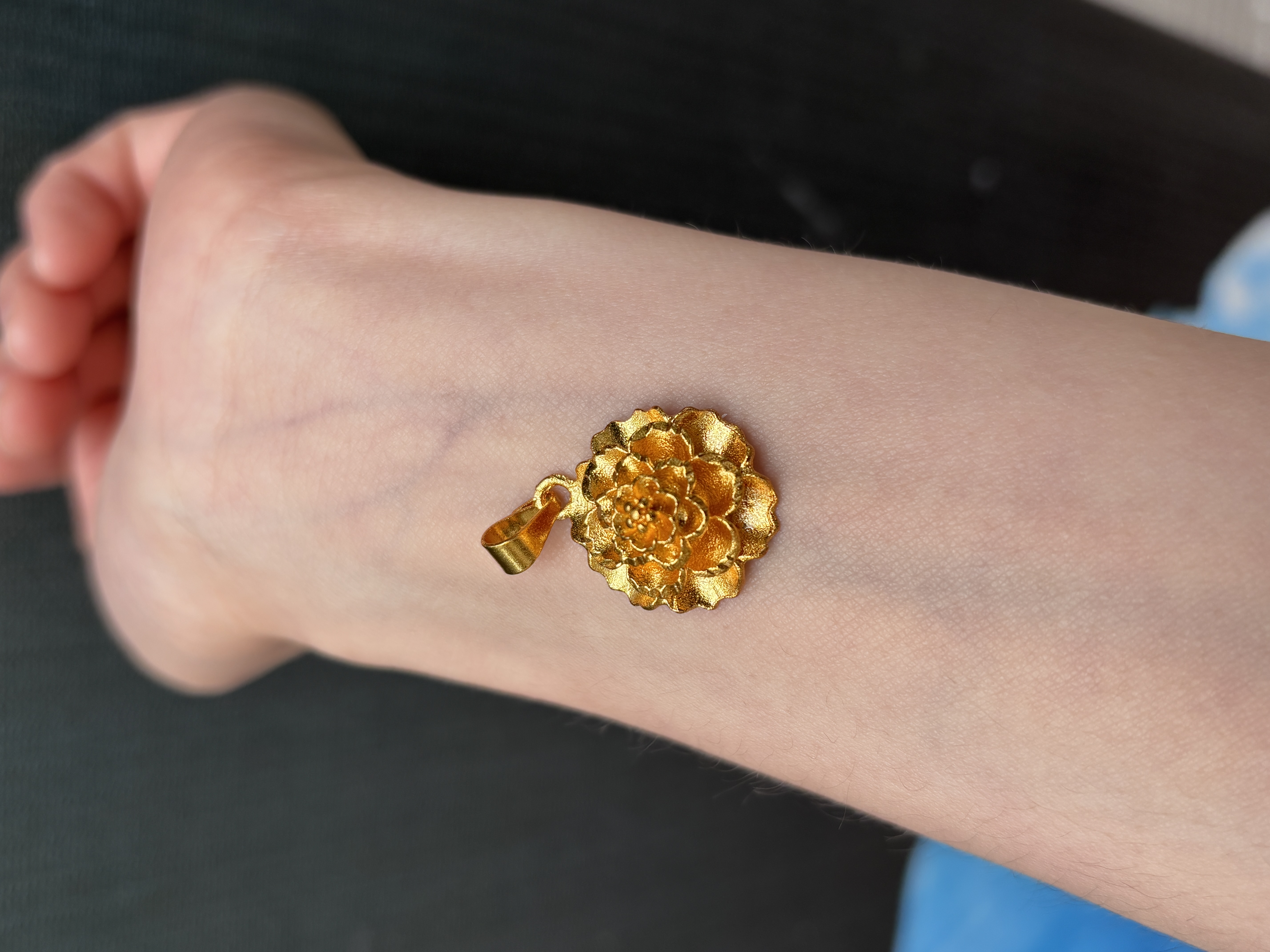 A640金色精工花朵吊坠