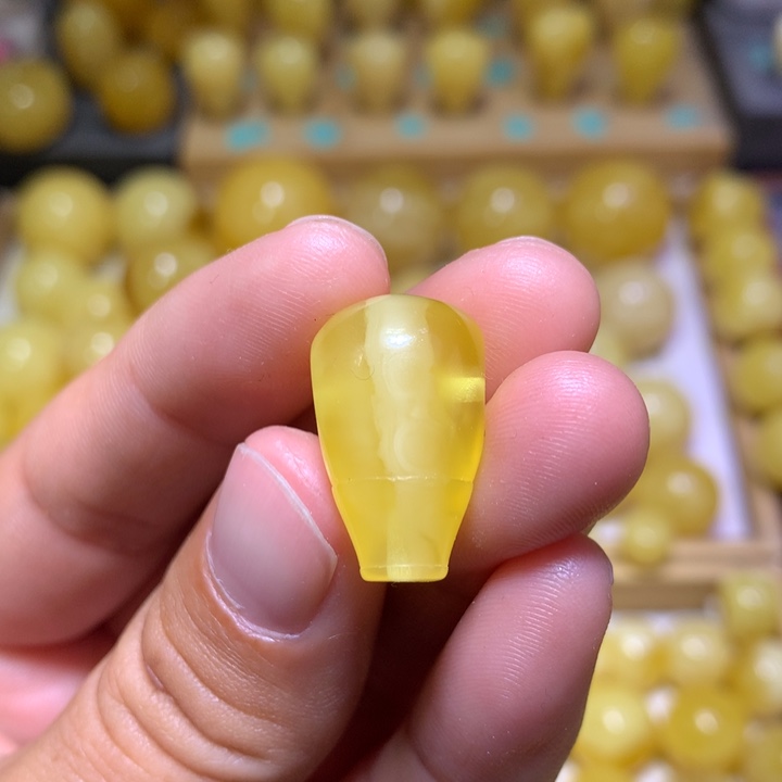 蜜蜡裸石未镶嵌天然俄料金绞蜜蜡微瑕三通13.1