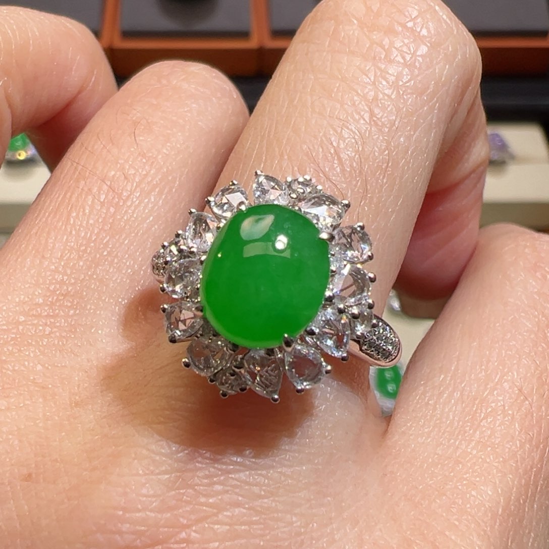 翡翠戒指18K金镶嵌收到货48小时鉴赏期