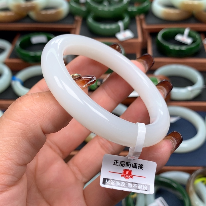 和田玉手镯未镶嵌太****菁