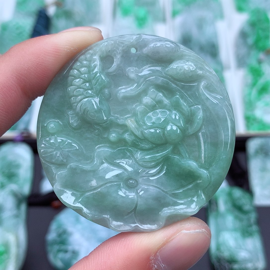 翡翠颈饰未镶嵌翡翠吊坠