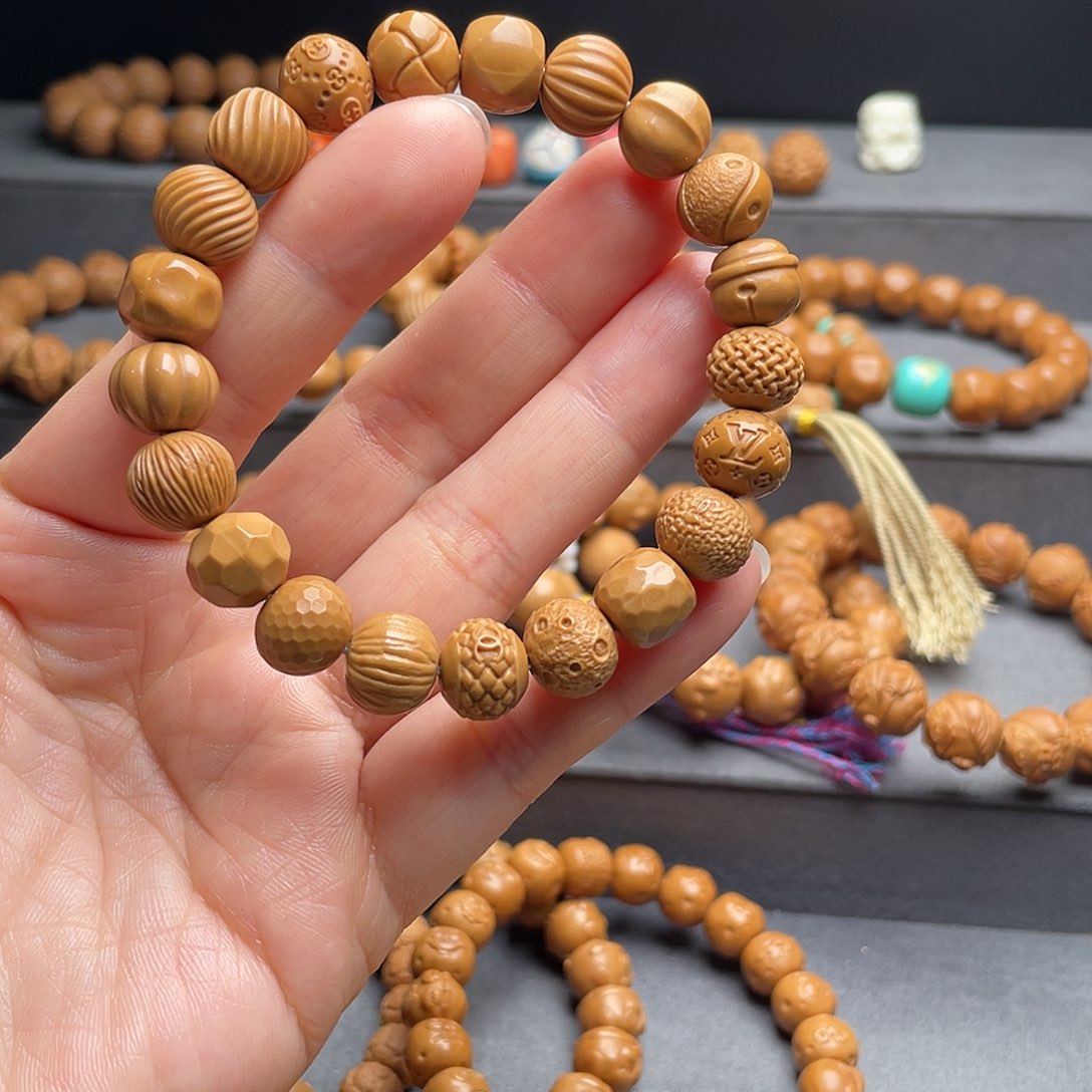 猴头核桃吊坠小多宝