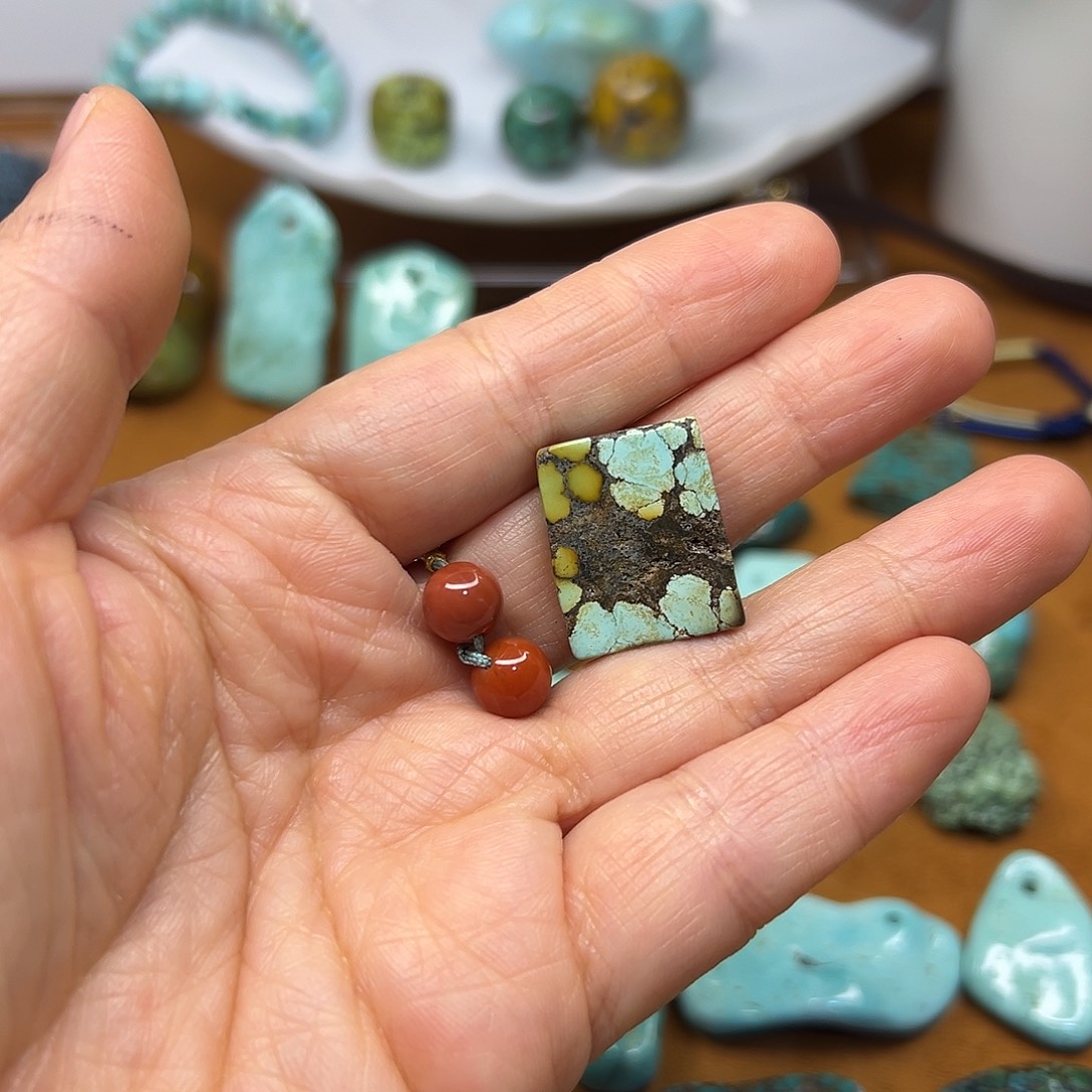 卢***)玛瑙/玉髓未镶嵌吊坠