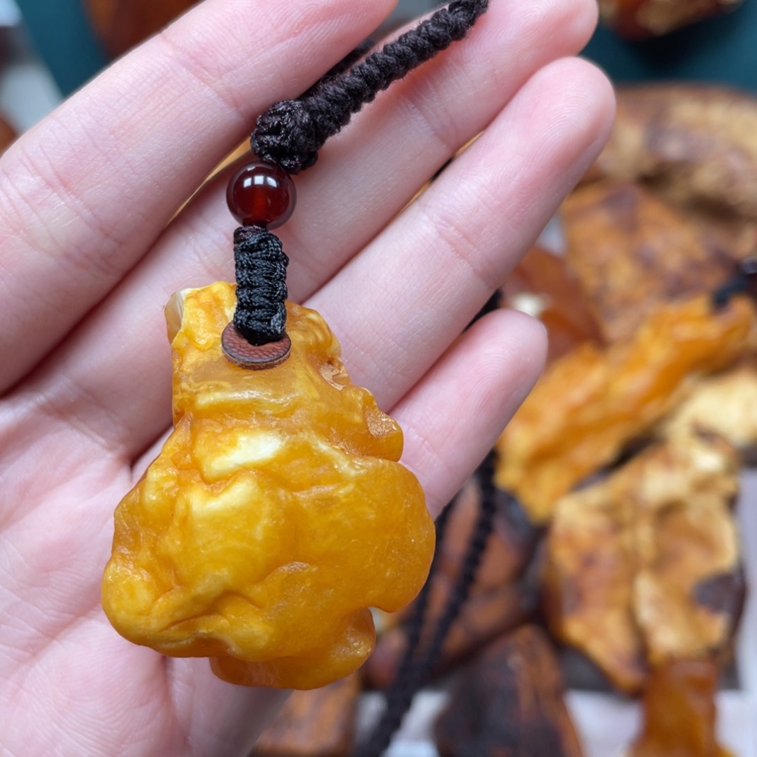 琥珀珠宝奇石未镶嵌