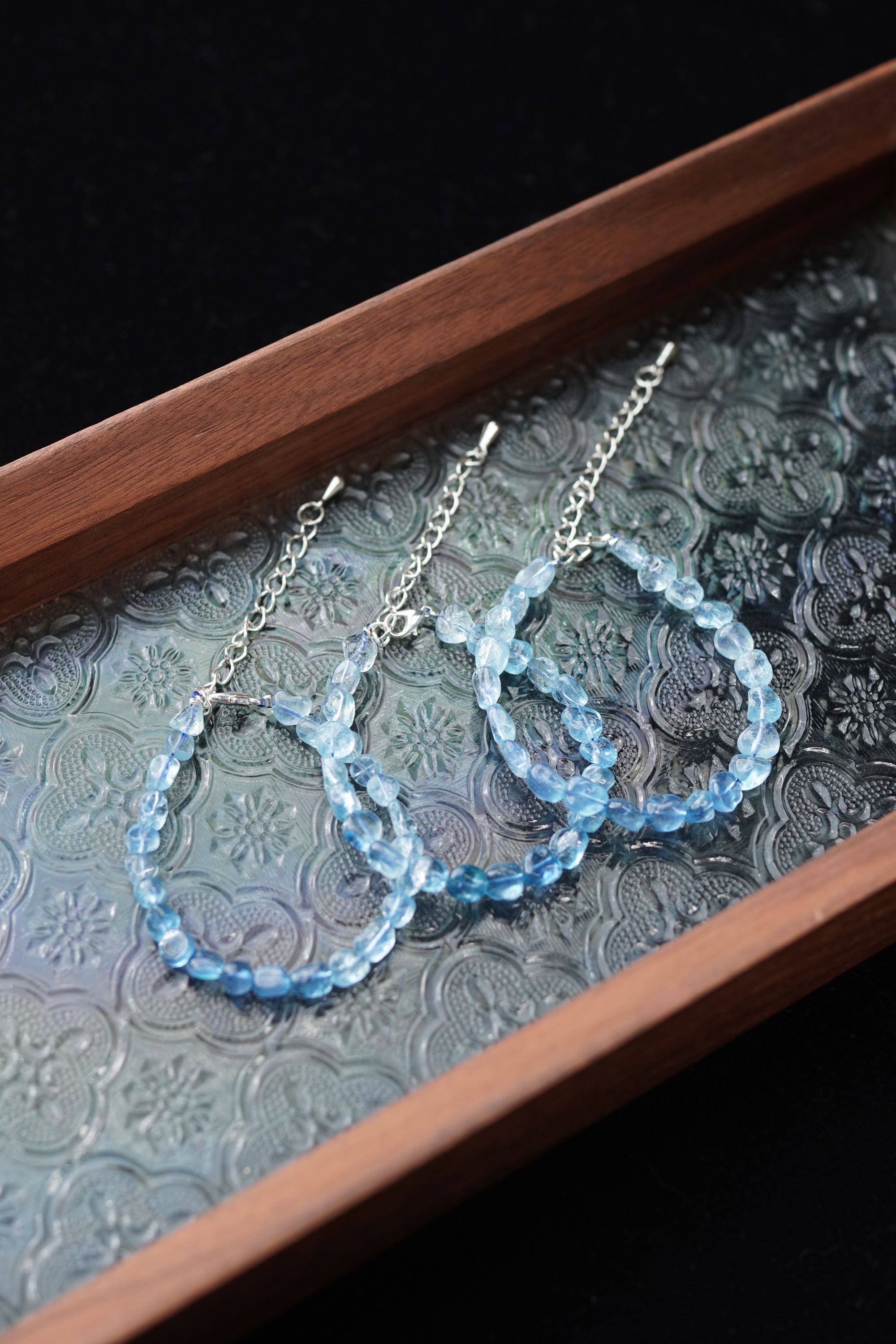 天然海蓝宝原石随形珠3-4mm单圈手串 多样发其一