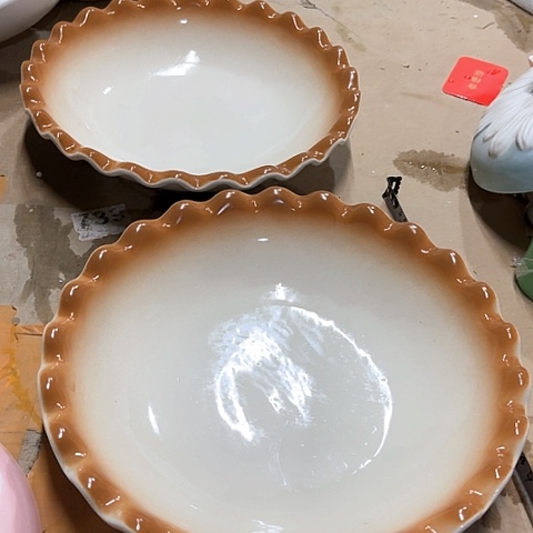 微瑕，不能明火，口径25厘米，高度5，2个120