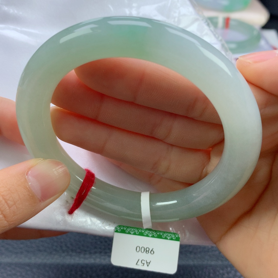 翡翠手镯未镶嵌57.6圆