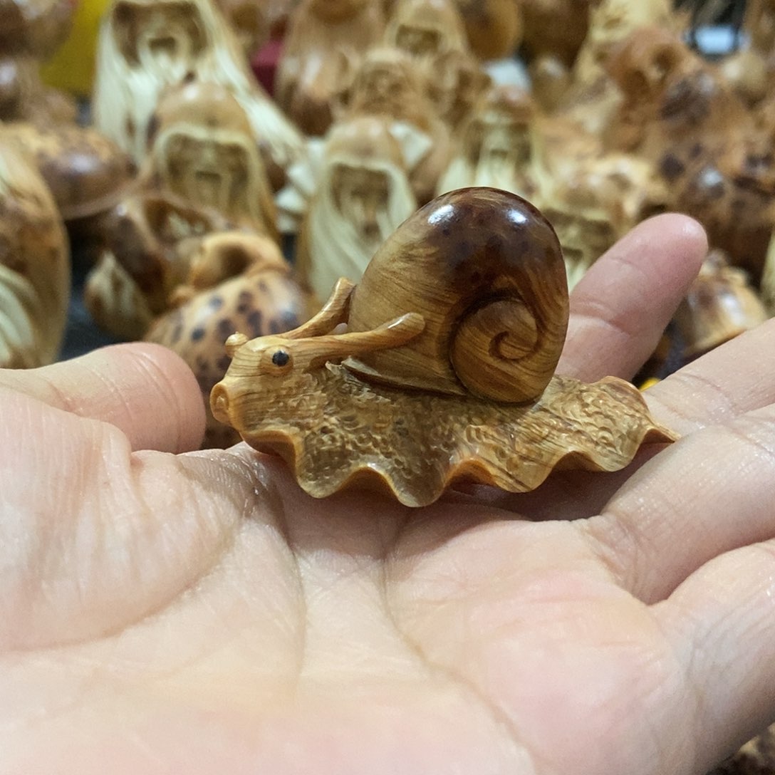 柏木（崖柏）爱****呀留疤蜗牛