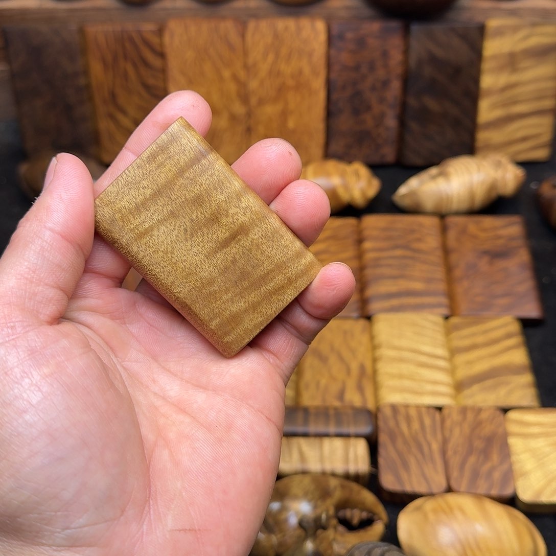 楠木金丝楠木无事牌