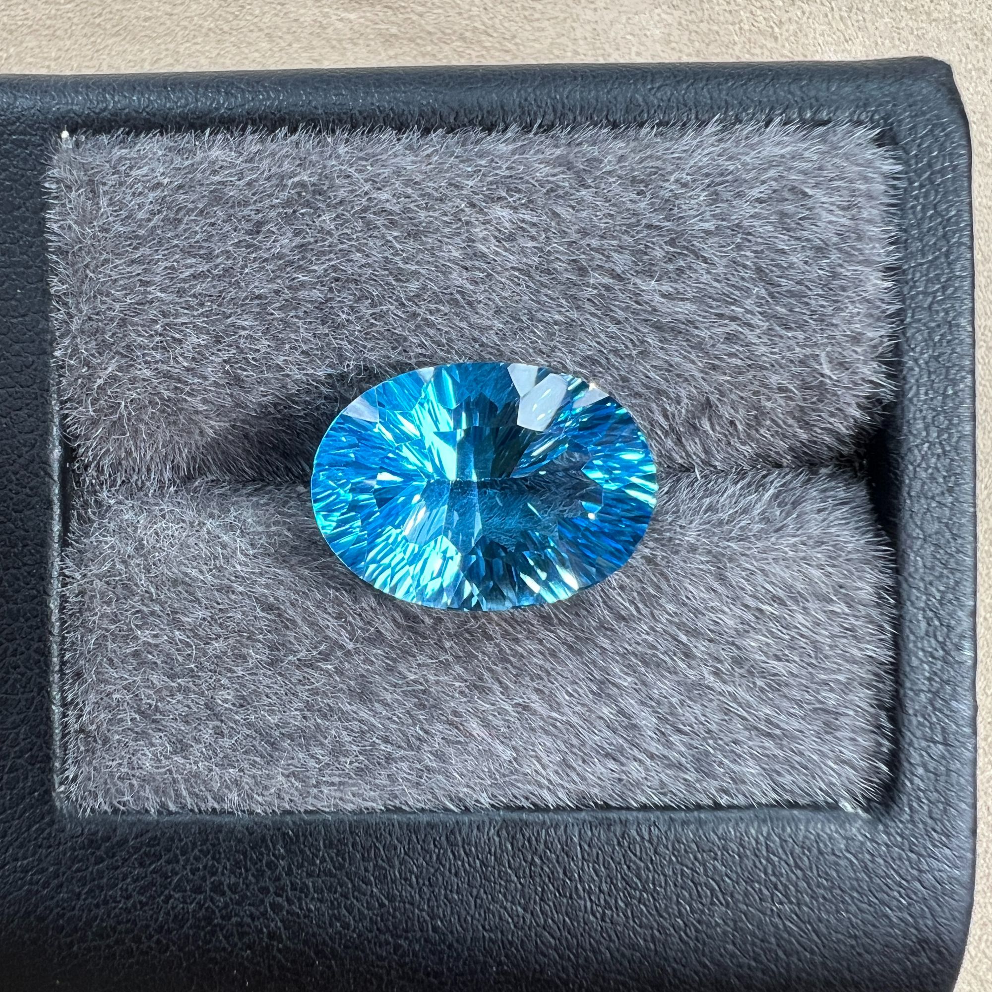 15CT 椭圆千禧切托帕石