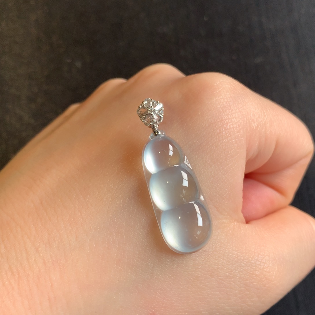 翡翠颈饰18K金镶嵌天然翡翠