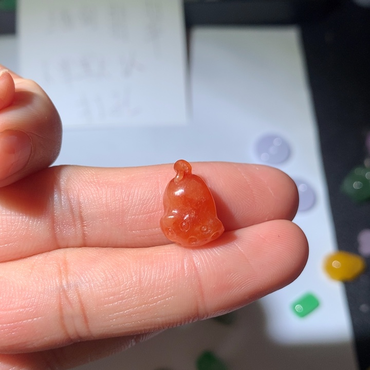 翡翠未镶嵌颈饰挂件