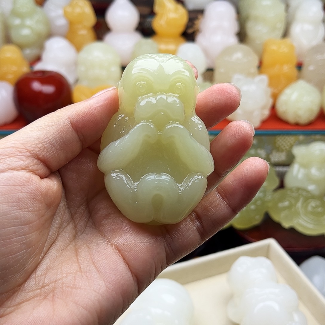 静***宿石材猴子手把摆件