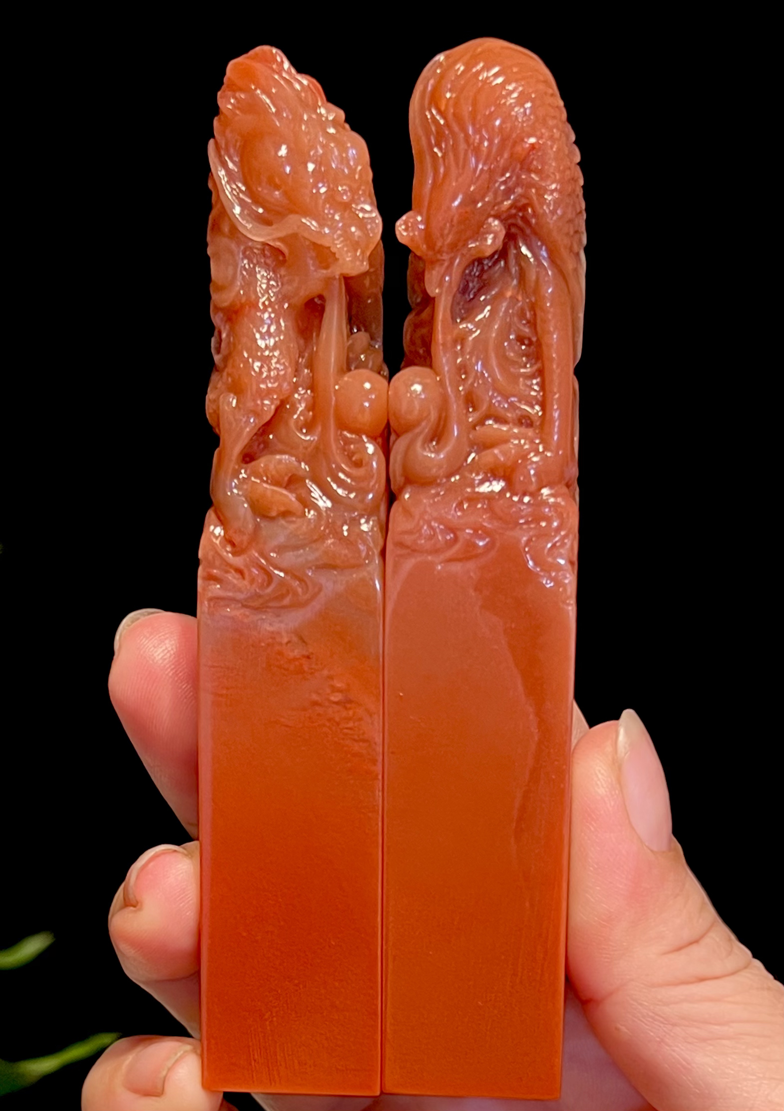 结晶蜡烛红高石龙凤呈祥对章 总重179.6克 尺寸2/2/10.8cm