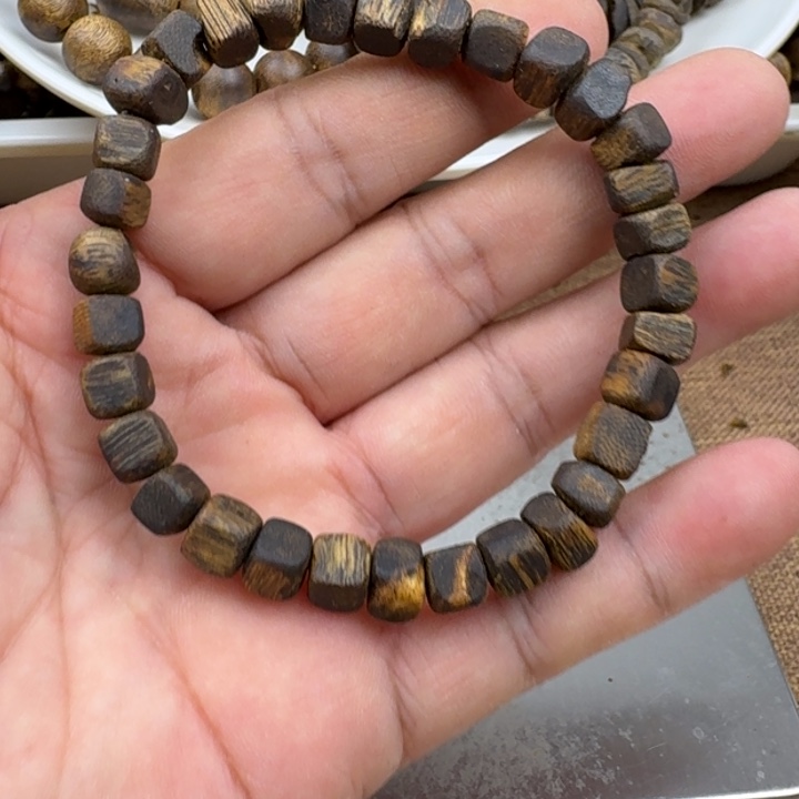 小***叶手串沉香张勺子手串7克加