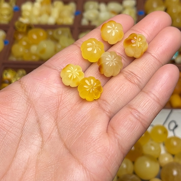 蜜蜡未镶嵌珠宝奇石天然蜜蜡俏色南瓜墩随机发一个