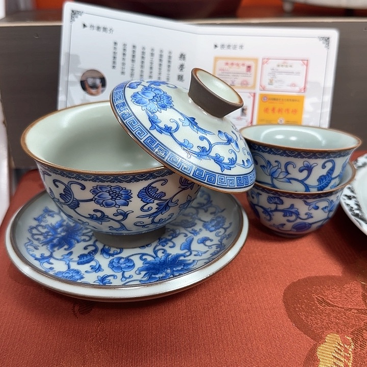 瓷片他还要一套房产