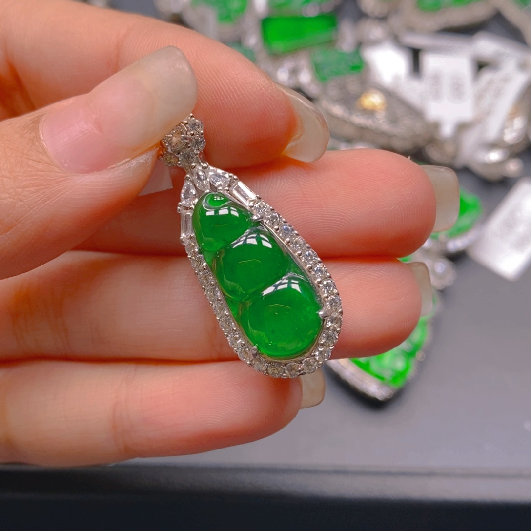 翡翠颈饰银S925镶嵌888888889