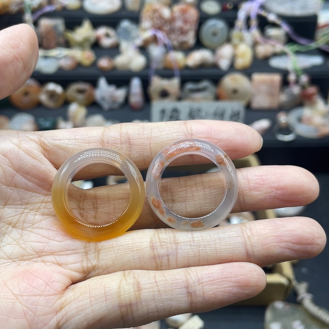 凭***。玛瑙/玉髓未镶嵌颈饰