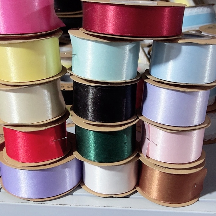 2.5的高亮缎带酒红25码