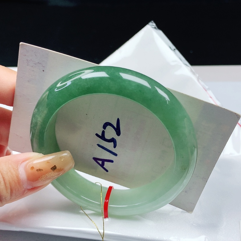 【闪购商品】翡翠手镯未镶嵌 正圈53