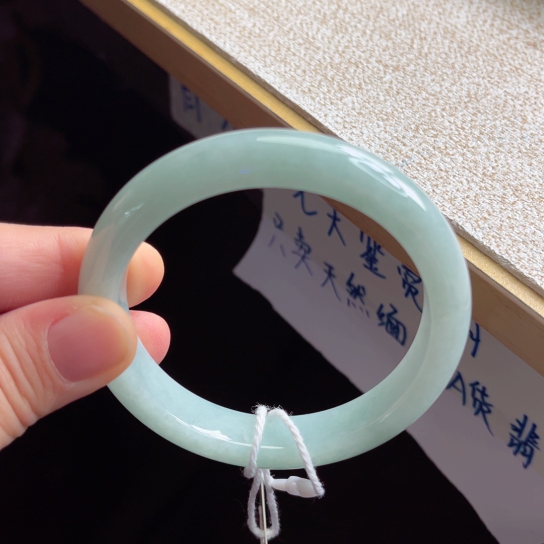 翡翠未镶嵌手镯手镯