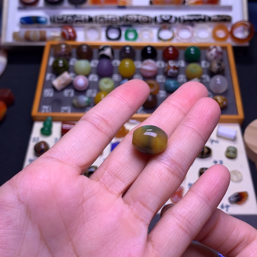 妤***七玛瑙/玉髓未镶嵌颈饰