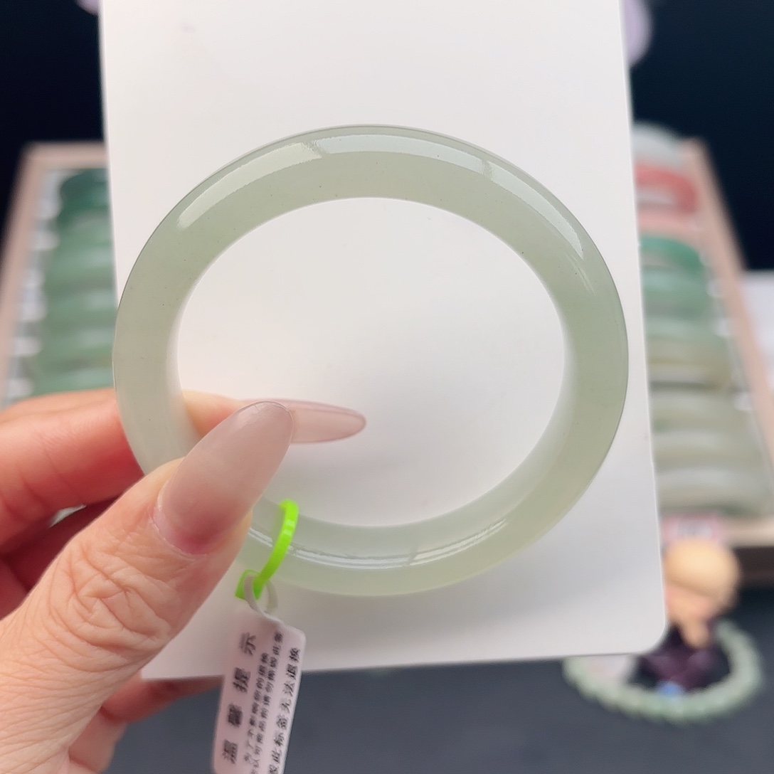 石英质玉未镶嵌手镯