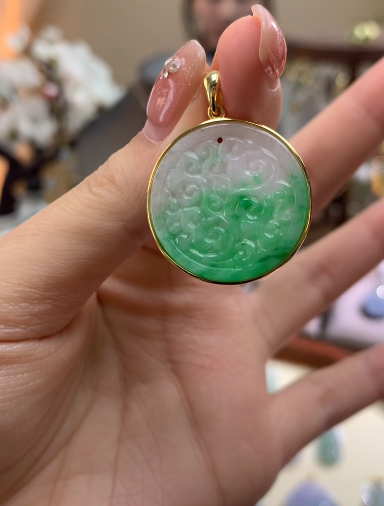 天然A货翡翠吊坠