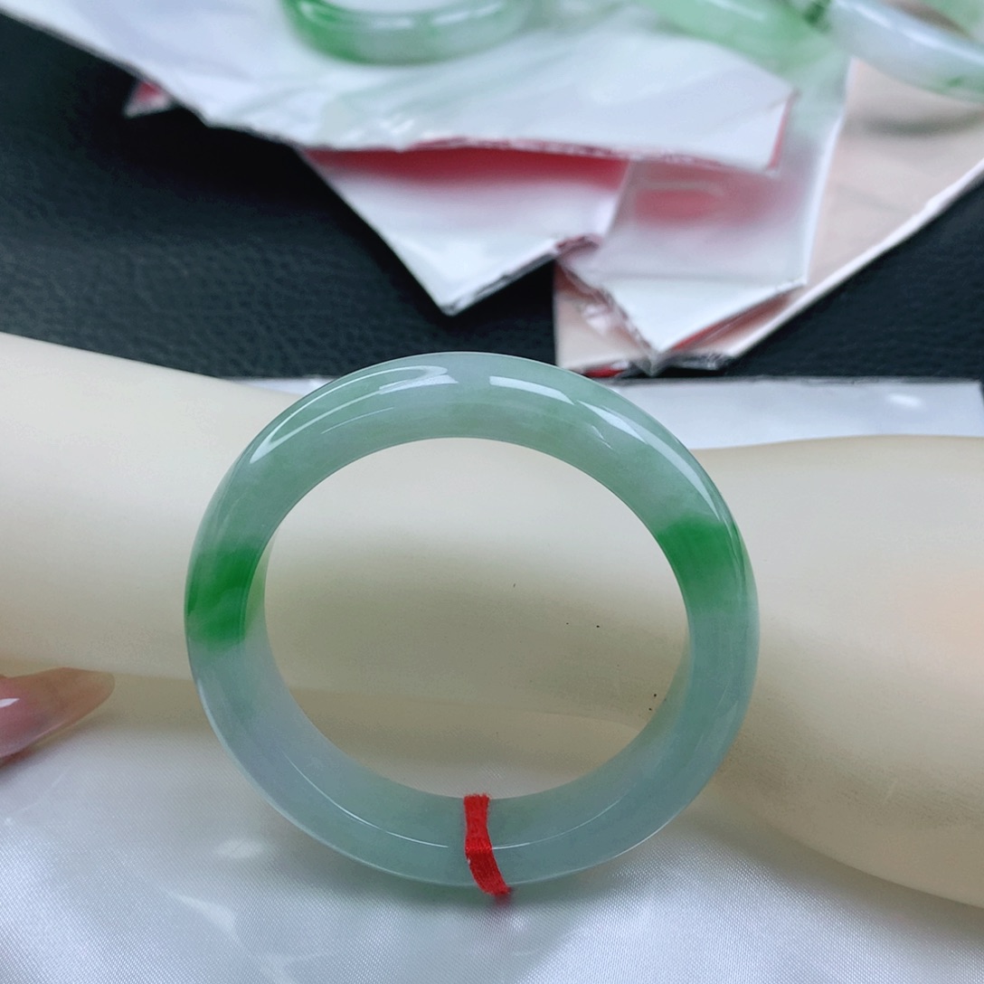 翡翠手镯（圆镯）未镶嵌55正圈