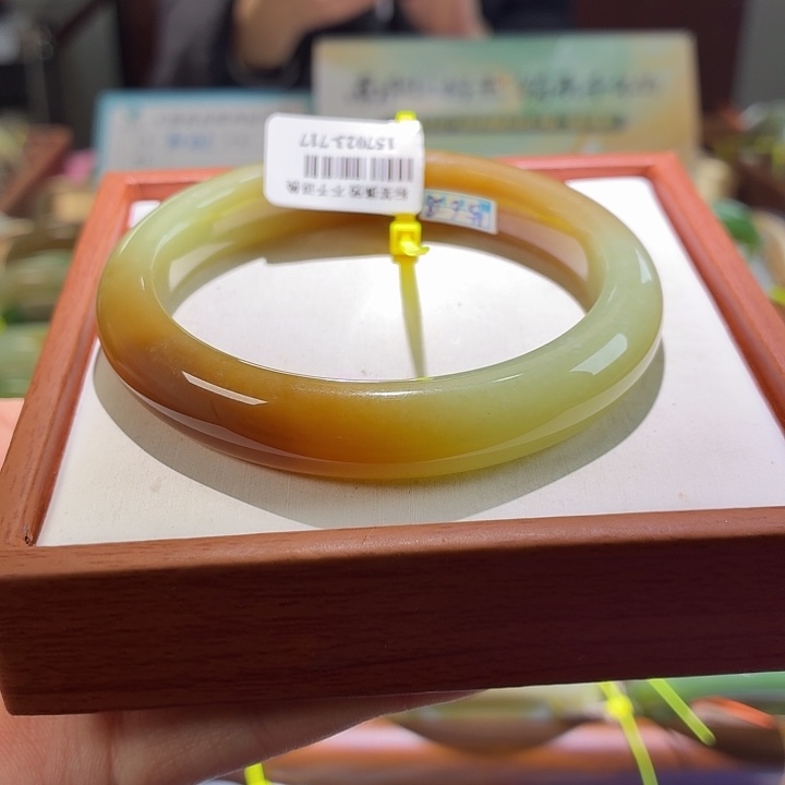 和田玉未镶嵌手镯9。 59