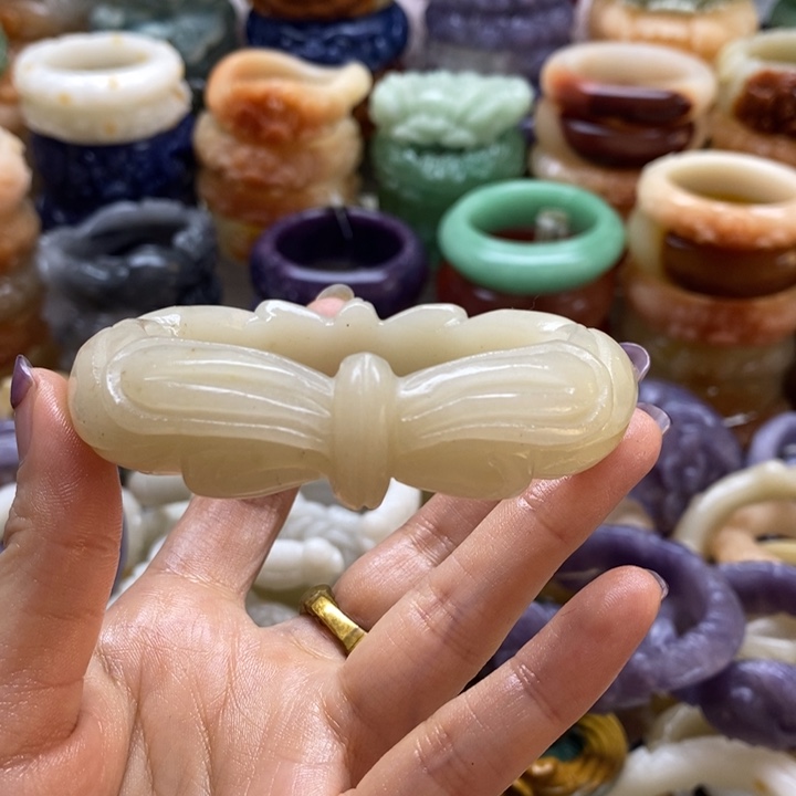 石英岩玉未镶嵌手镯圈口62