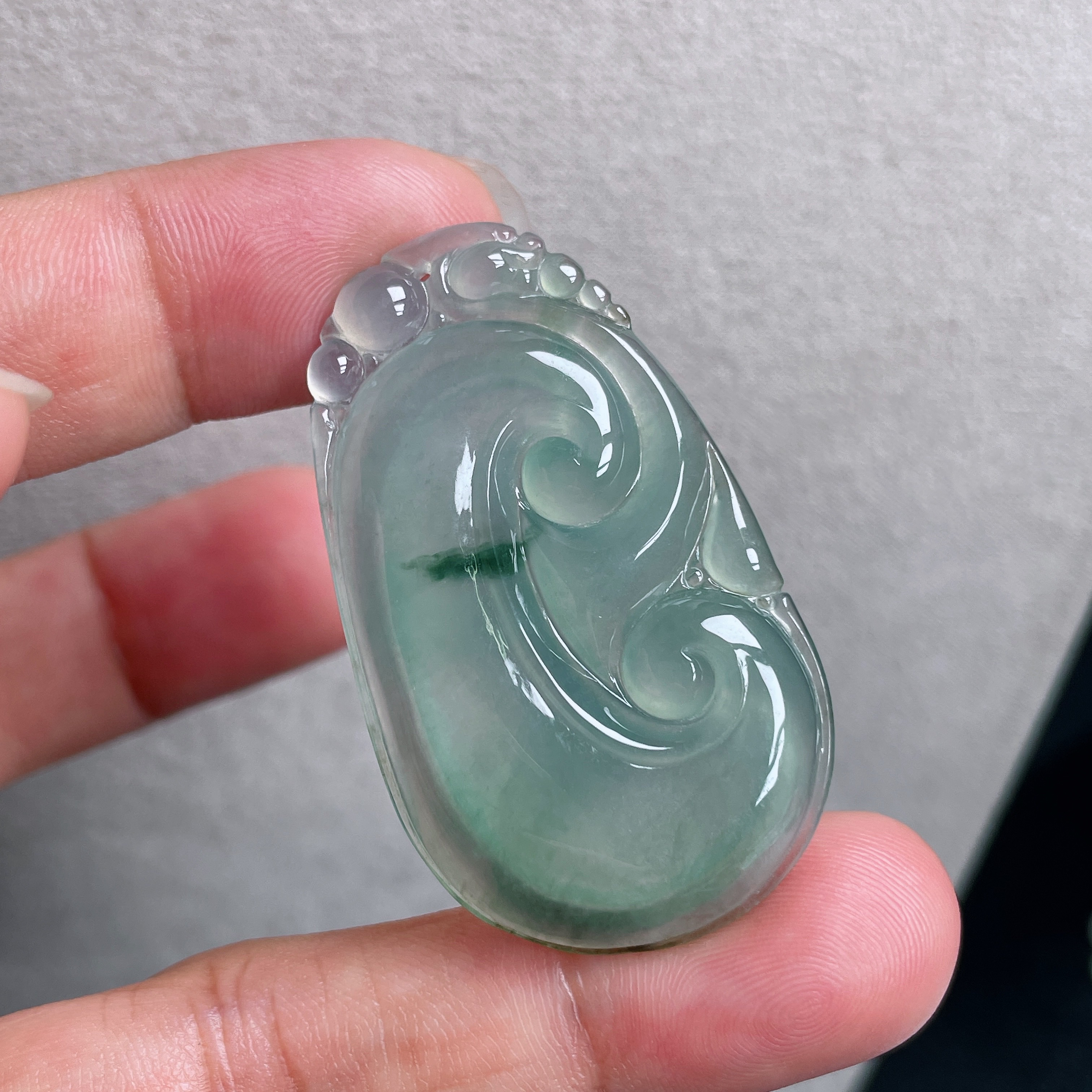天然缅甸A货翡翠飘花如意，44.3-26-4.6