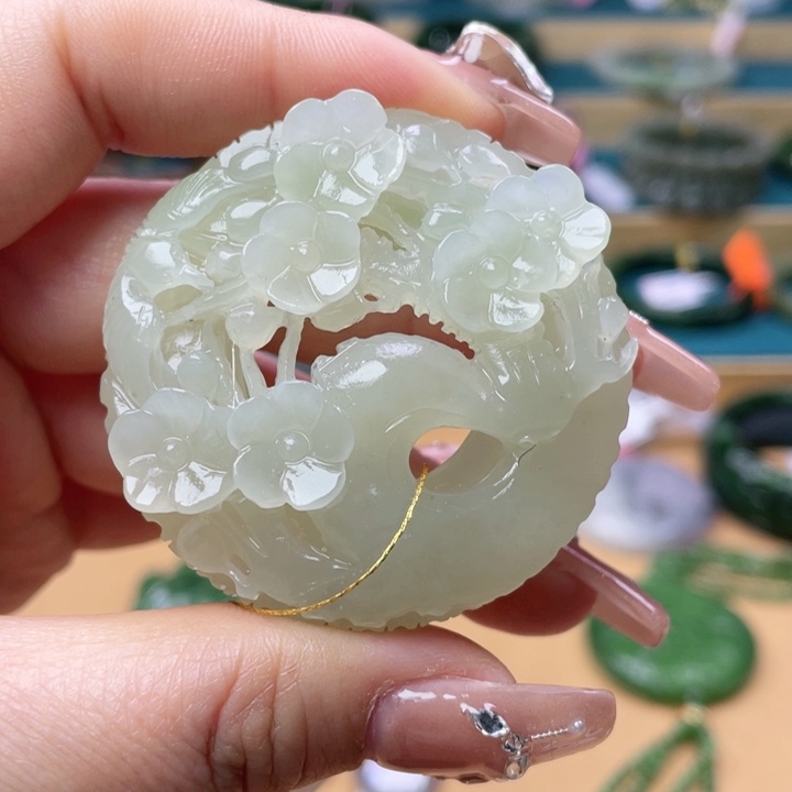 和田玉吊坠未镶嵌