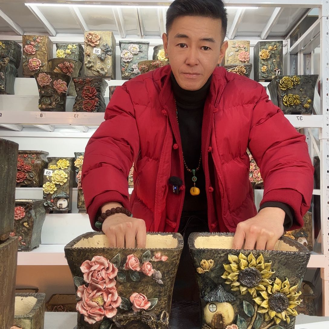 红陶?****青默花器花盆