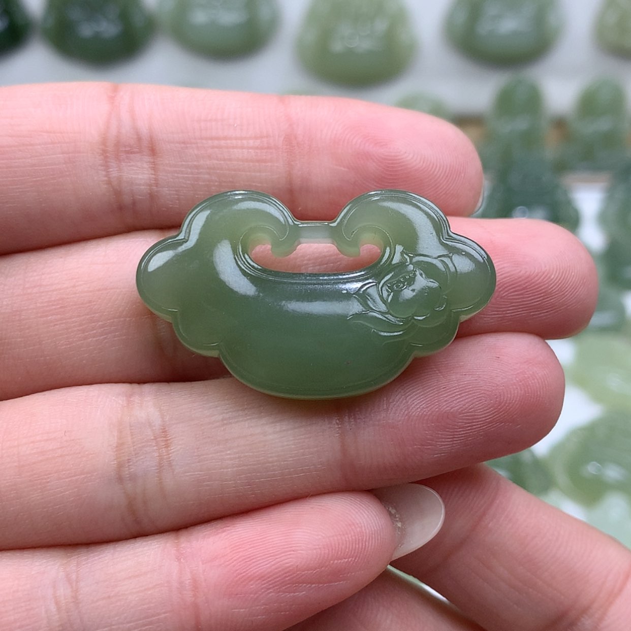 【闪购商品】颈饰未镶嵌和田玉
