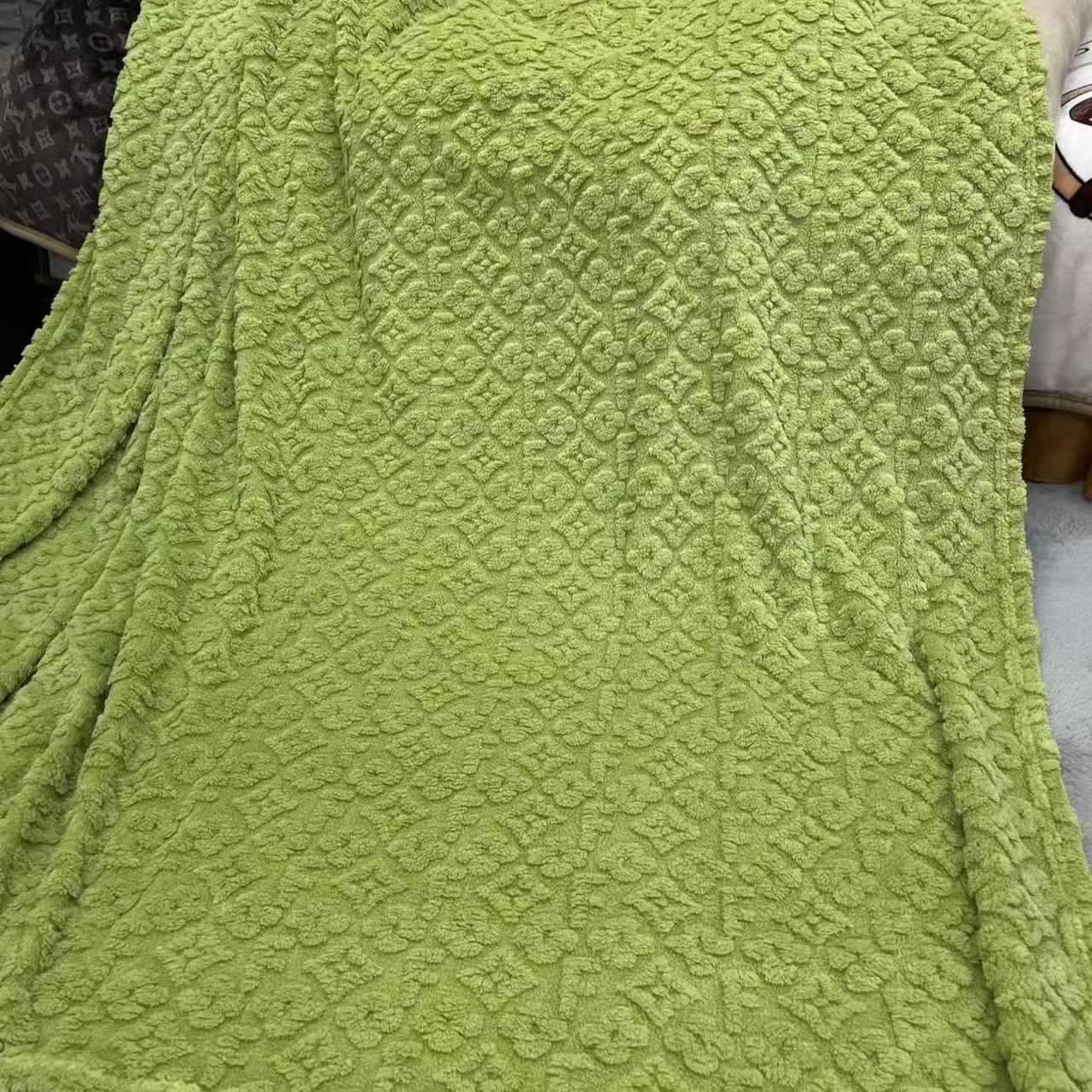 绿色老花塔芙绒加厚双人毛毯双面绒保暖绒毛毯01