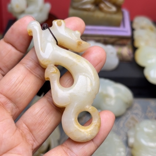 和田玉颈饰未镶嵌