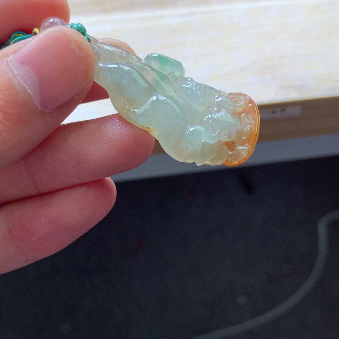 翡翠颈饰未镶嵌吊坠
