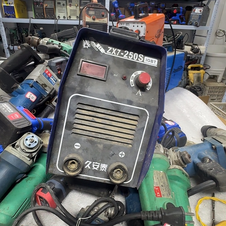 二手250双电压电焊机