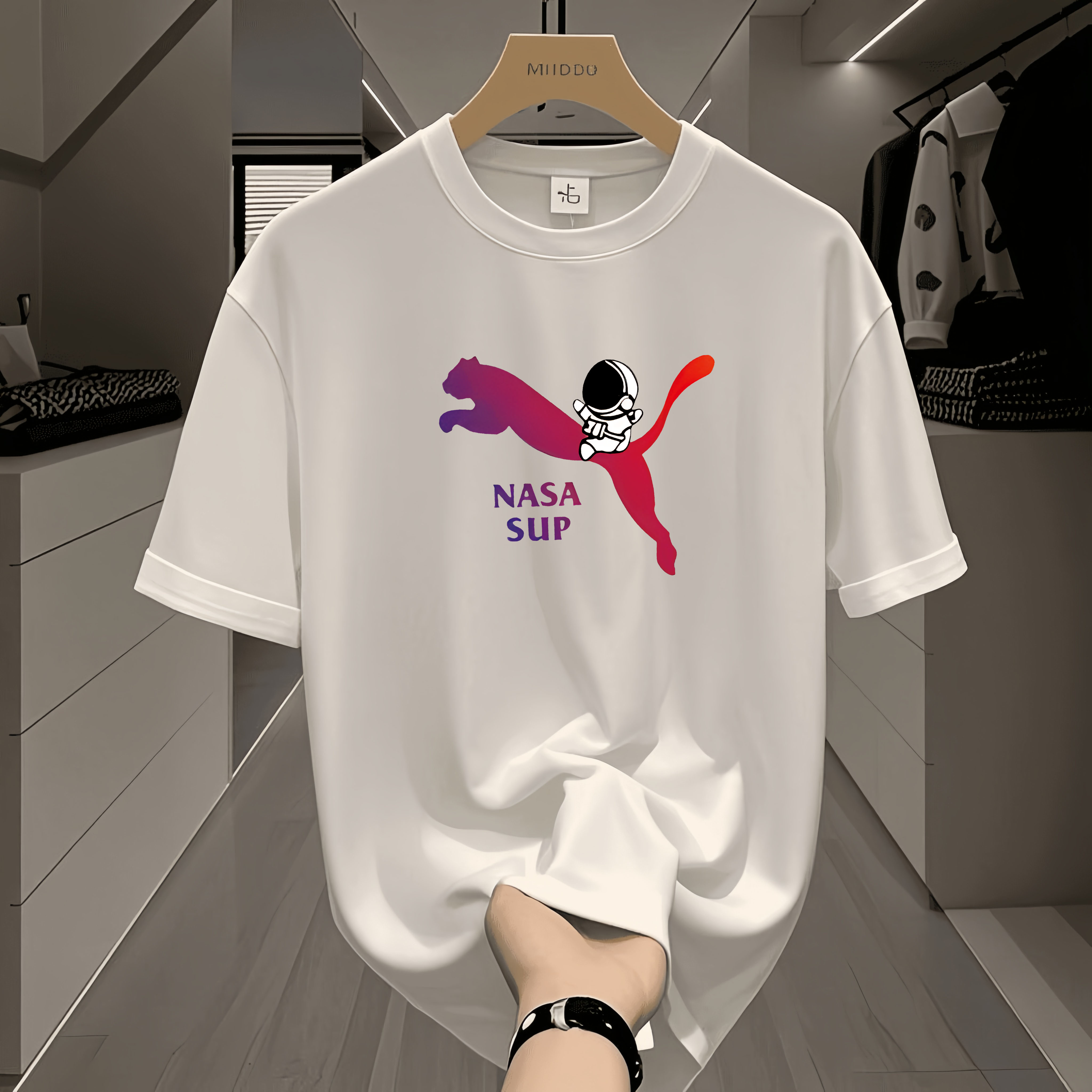 B男装T恤常规款圆领夏季休闲宽松常规春夏短袖印花