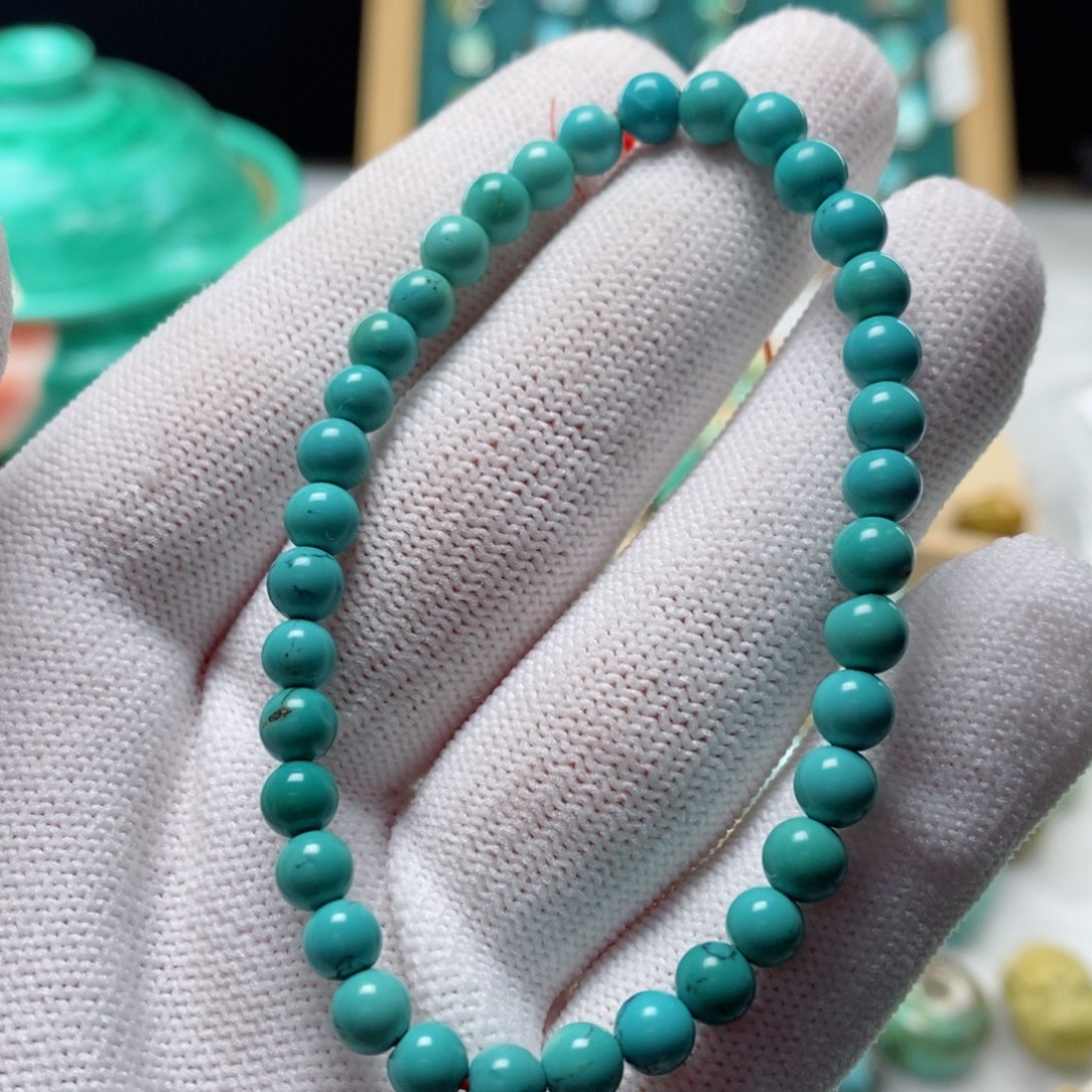 绿松石颈饰未镶嵌