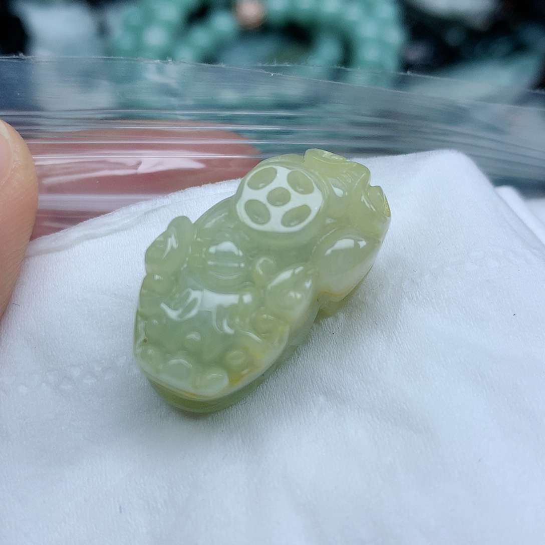 翡翠颈饰未镶嵌手串