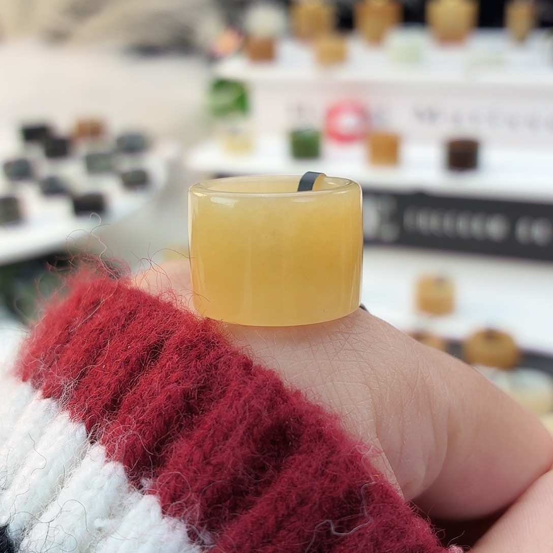 和田玉（糖玉）未镶嵌戒指i49黄糖圆切15.2mm