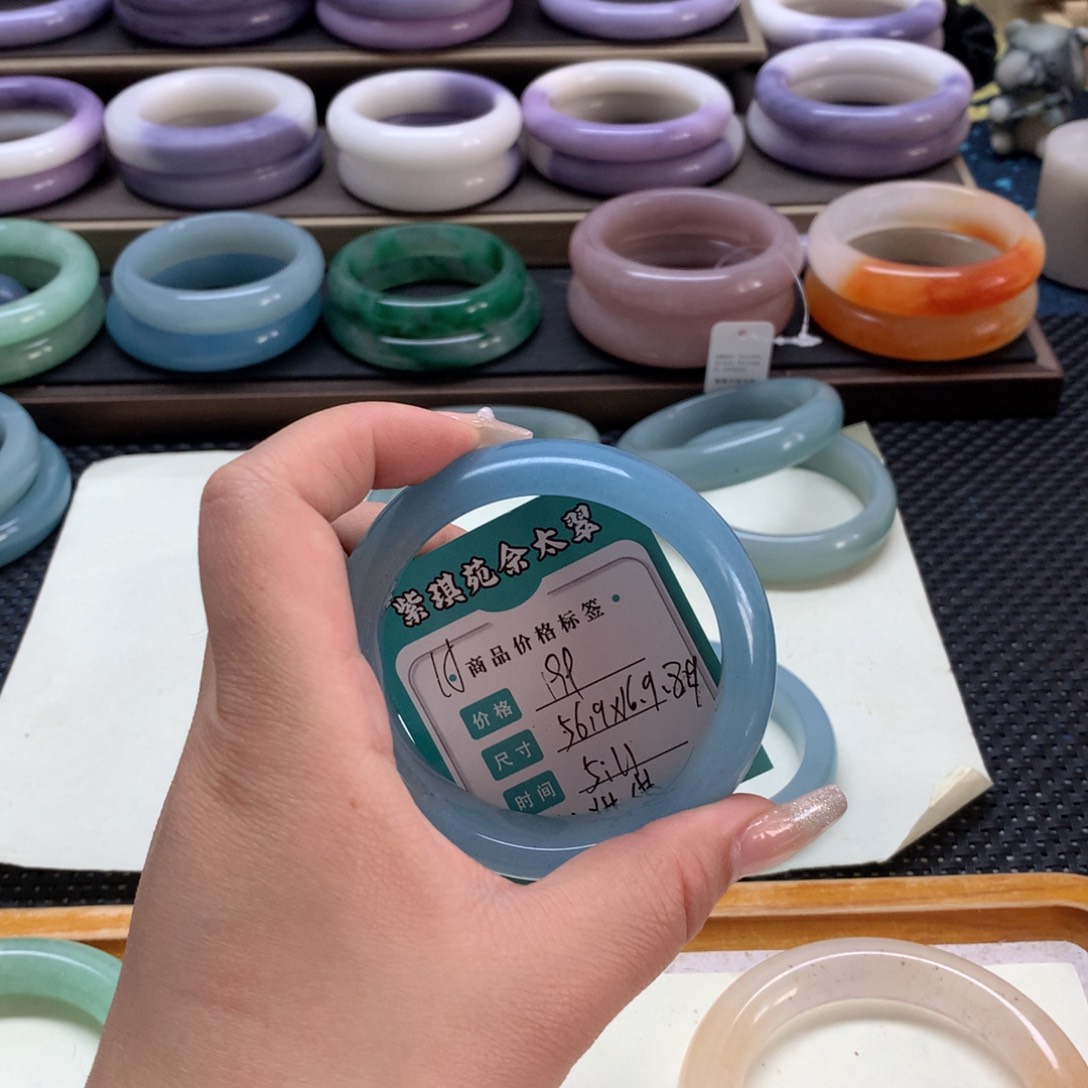 石英岩玉手镯未镶嵌战***头