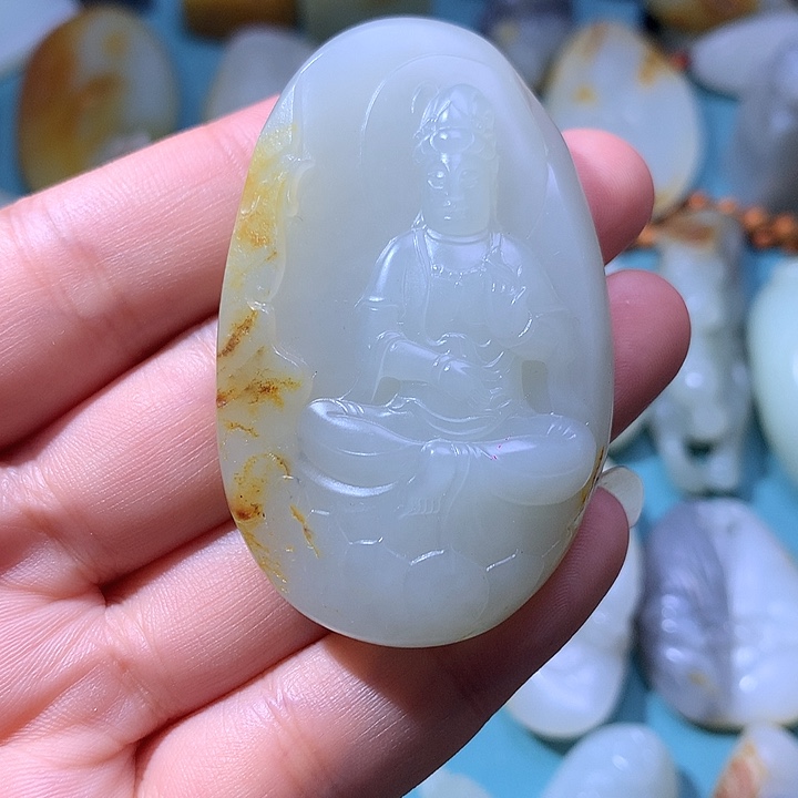 笑***生和田玉未镶嵌颈饰