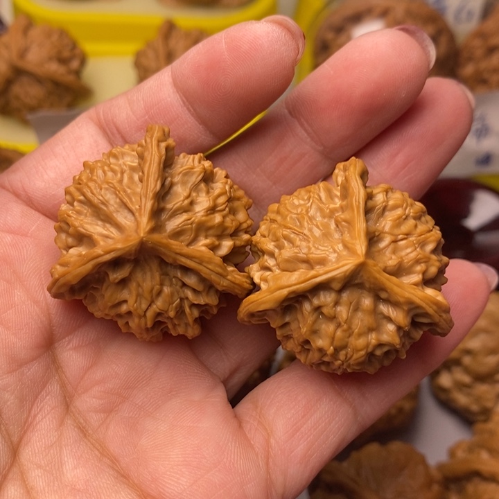 文玩核桃把件三棱