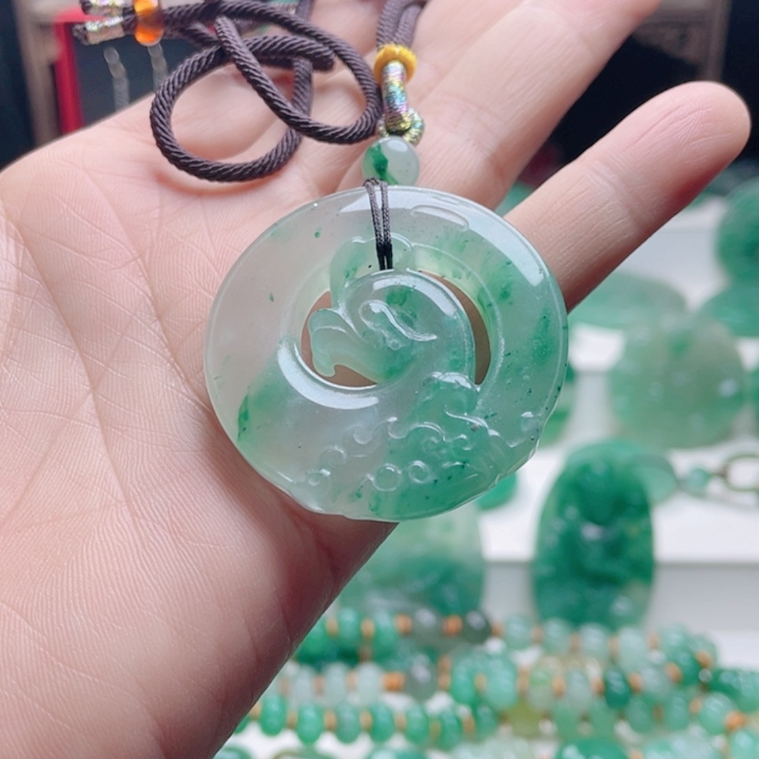 安***设石英质玉未镶嵌颈饰